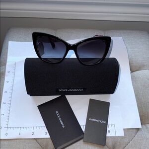 DOLCE & GABBANA NWT Authentic Oversized Acetate Black Frame Cat Eye sunglasses